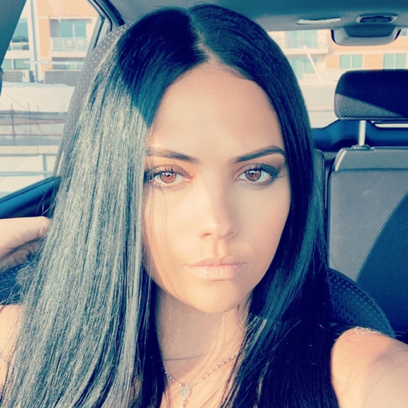 Meet your Posher, Stephanie - Picture 2 of 2